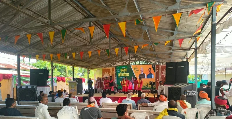 प्रभारी मंत्री ने कन्या विद्यालय का किया भ्रमण छात्राओ से किया संवाद