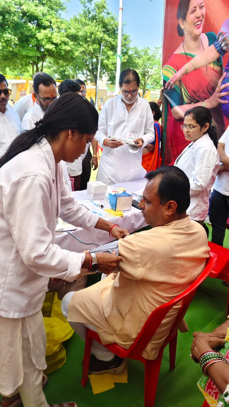 सेवा सेतु अभियान के अंतर्गत टीकमगढ़ जिले के सभी विकासखण्डों में स्वास्थ्य शिविर आयोजित जनप्रतिनिधियों एवं…